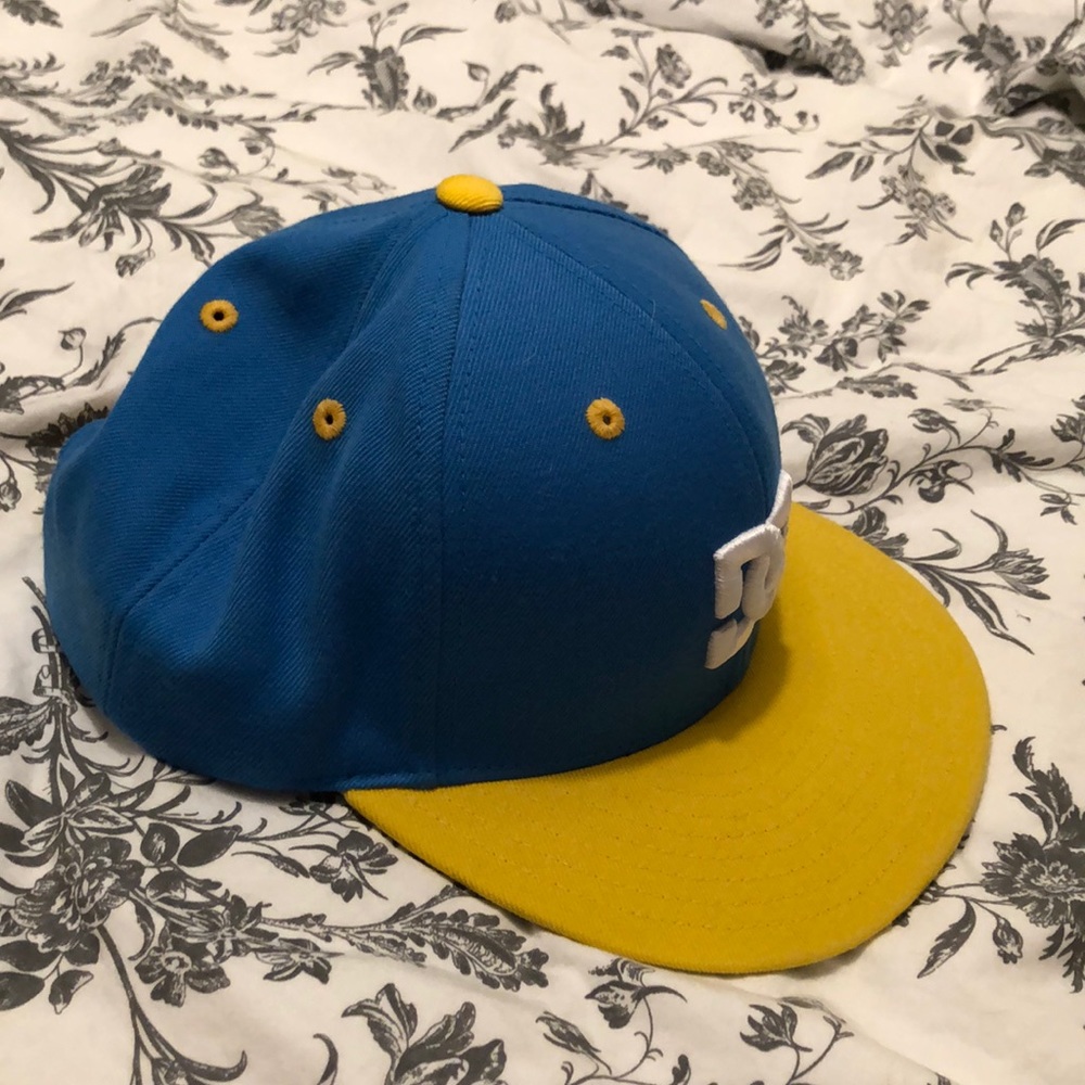 DC SnapBack NWOT - Picture 5 of 5